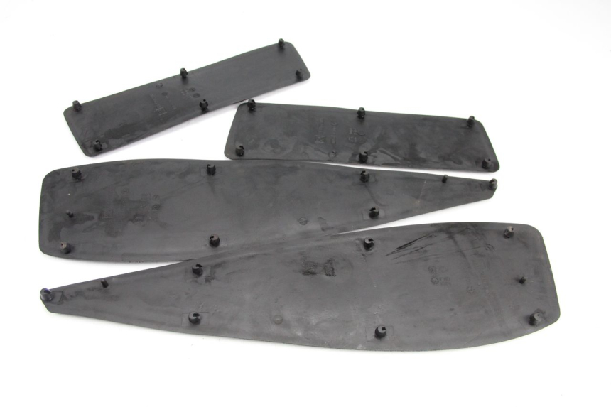 photo de FLOOR PANEL RUBBER PEUGEOT SATELIS 125 (2013 - 2018) - Component detail