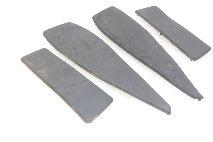 photo de FOOTBOARD MAT PEUGEOT SATELIS 125 (2010 - 2012) - Zoom on usage condition