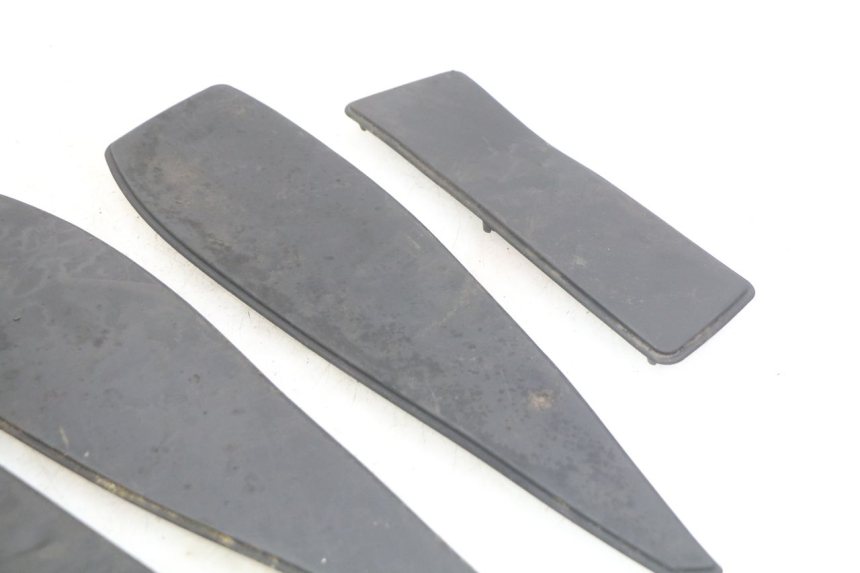 photo de FOOTBOARD MAT PEUGEOT SATELIS 125 (2010 - 2012) - Alternative perspective