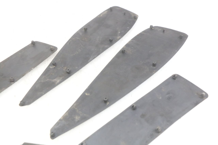 photo de FOOTBOARD MAT PEUGEOT SATELIS 125 (2006 - 2009) - Component detail