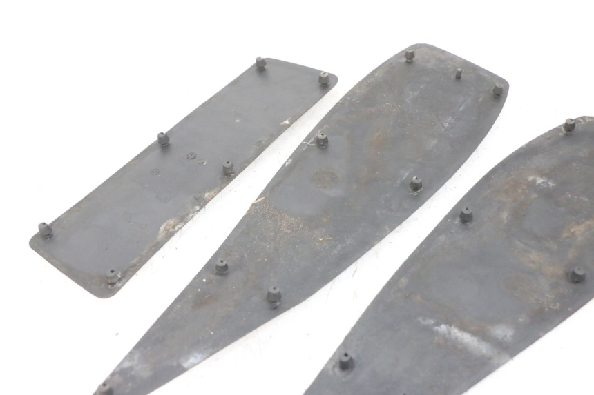 photo de FOOTBOARD MAT PEUGEOT SATELIS 125 (2006 - 2009) - Component detail