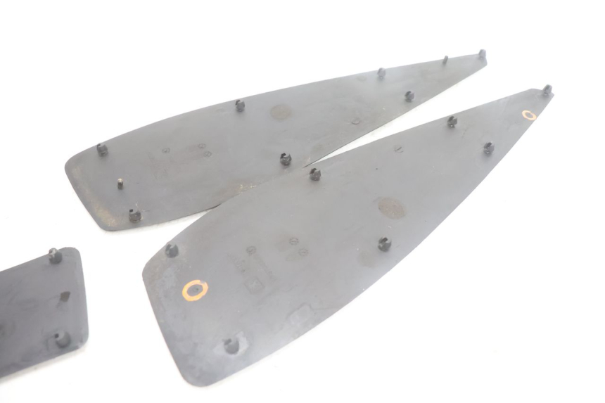 photo de FOOTBOARD MAT PEUGEOT SATELIS 125 (2006 - 2009) - Component zoom