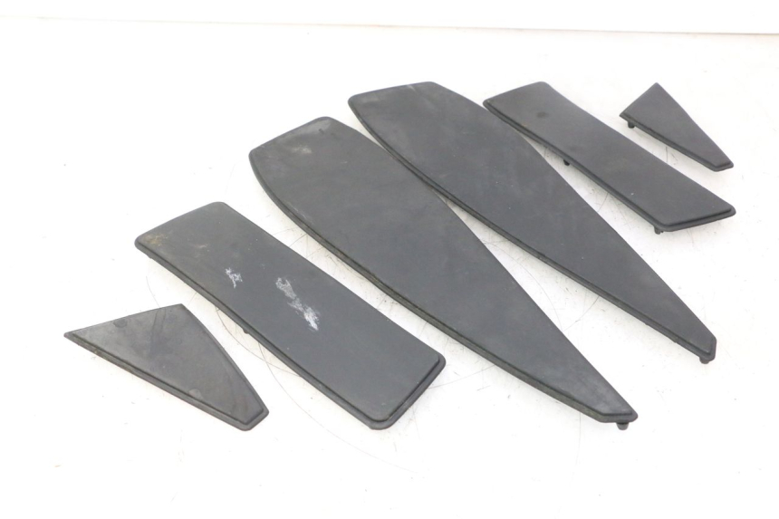 photo de FOOTBOARD MAT PEUGEOT SATELIS 125 (2006 - 2009) - Additional view of the item