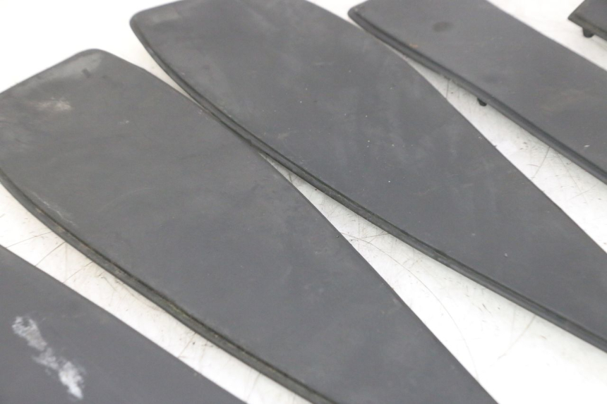 photo de FOOTBOARD MAT PEUGEOT SATELIS 125 (2006 - 2009) - Component zoom