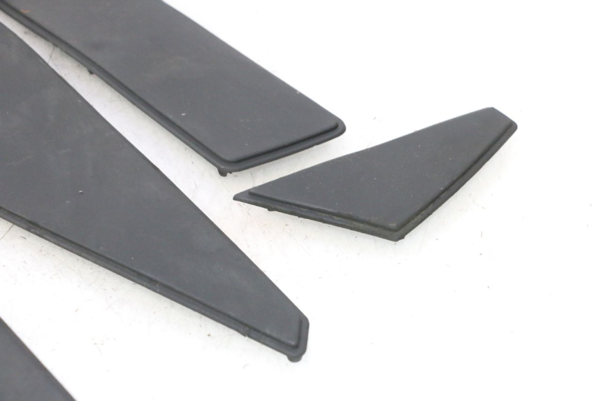 photo de FOOTBOARD MAT PEUGEOT SATELIS 125 (2006 - 2009) - Technical close-up