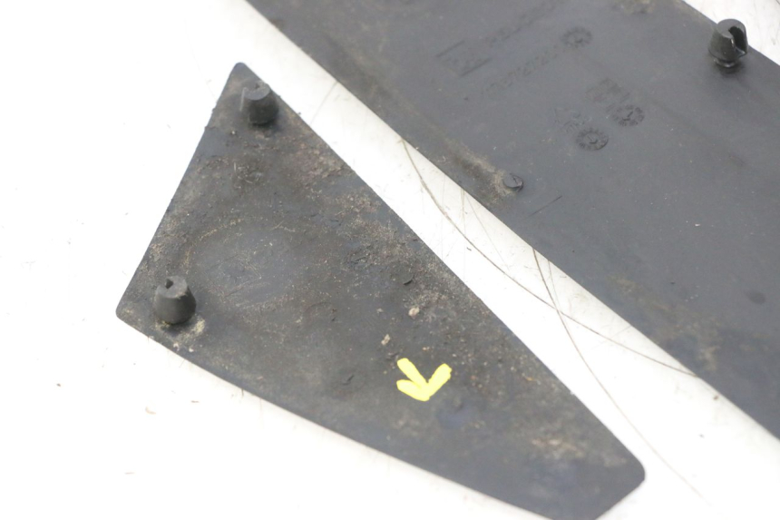 photo de FOOTBOARD MAT PEUGEOT SATELIS 125 (2006 - 2009) - Surface and material condition