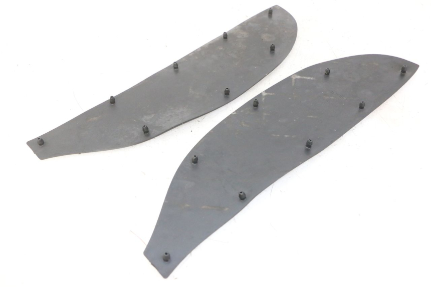 photo de FLOOR PANEL RUBBER APRILIA SCARABEO GT TOURING 125 (1999 - 2005) - Component detail