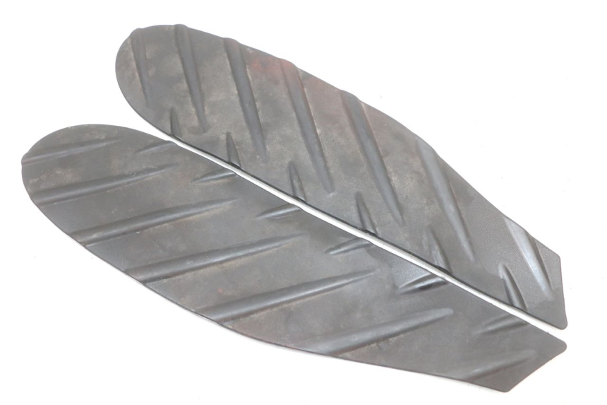 photo de FLOOR PANEL RUBBER APRILIA SR CARB LC 2T 50 (2004 - 2012) - Main view