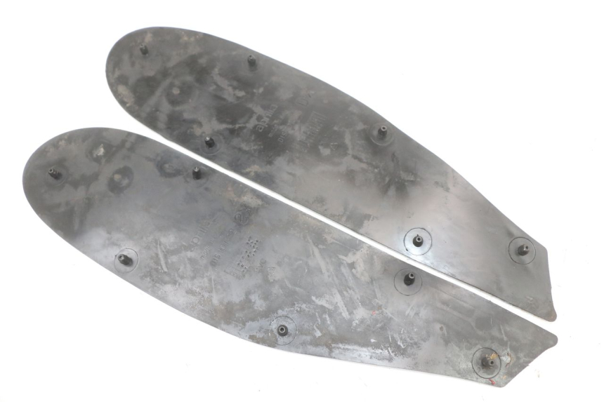 photo de FLOOR PANEL RUBBER APRILIA SR CARB LC 2T 50 (2004 - 2012) - Zoom on usage condition