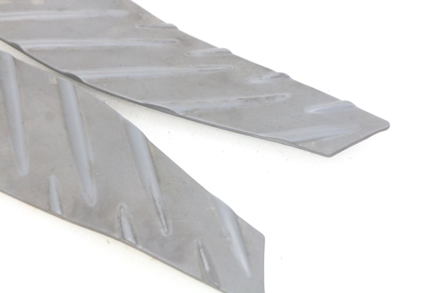 photo de FOOTBOARD MAT APRILIA SR LC 50 (1997 - 2004) - Zoom on usage condition