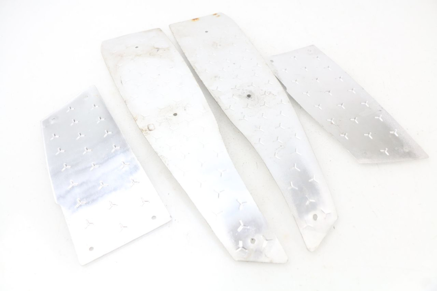 photo de FLOOR PANEL RUBBER RAZZO STEED 125 (2012 - 2018) - Component detail