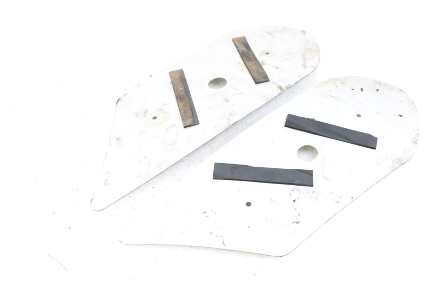 photo de FLOOR PANEL RUBBER PEUGEOT STREETZONE 2T 50 (2014 - 2019) - Component detail