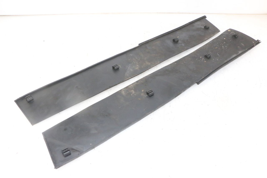 photo de FLOOR PANEL RUBBER PIAGGIO SUPER LX 125 (2000 - 2003) - Component detail