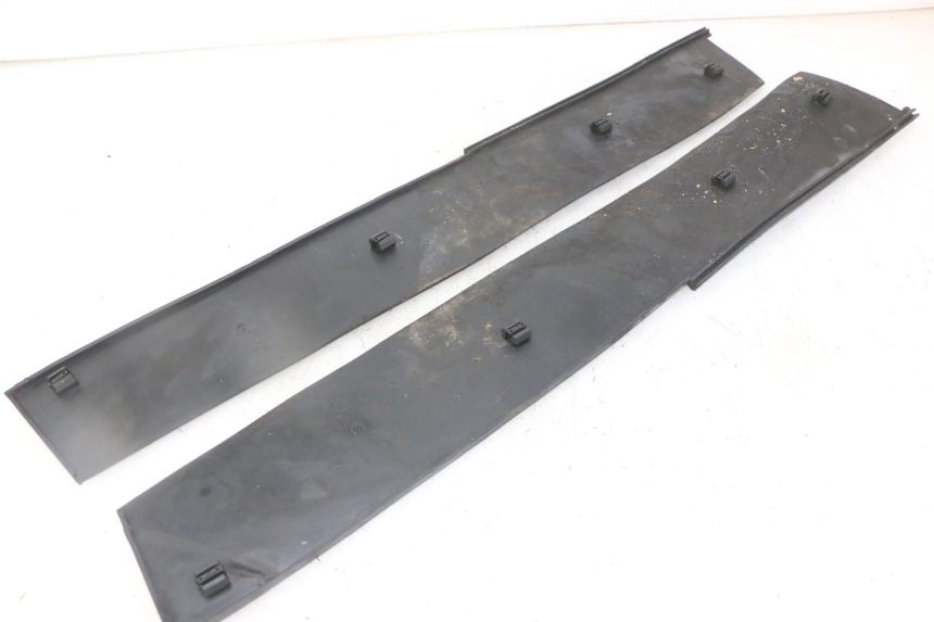 photo de FLOOR PANEL RUBBER PIAGGIO SUPER LX 125 (2000 - 2003) - Zoom on usage condition