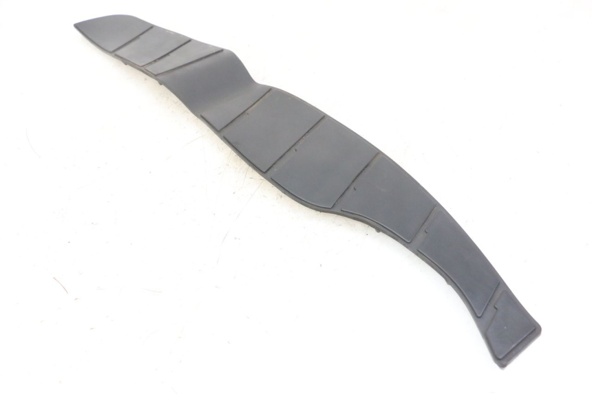 photo de FLOOR PANEL RUBBER SUZUKI BURGMAN 125 (2018 - 2021) - Component detail