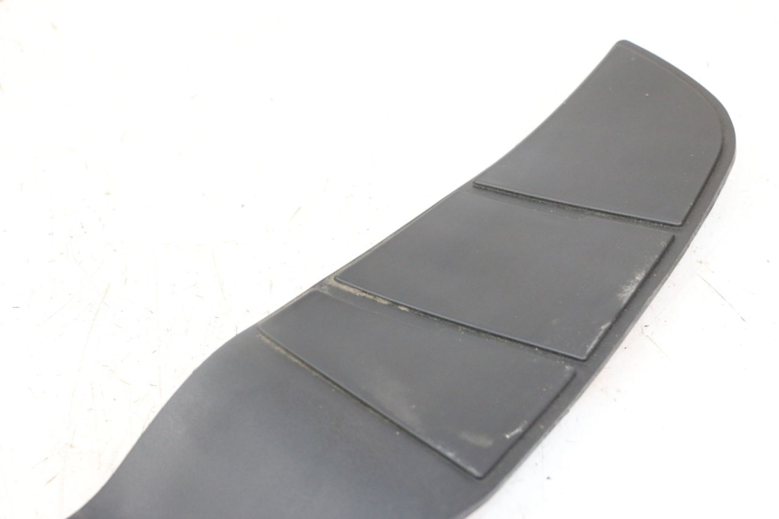 photo de FLOOR PANEL RUBBER SUZUKI BURGMAN 125 (2018 - 2021) - Alternative perspective