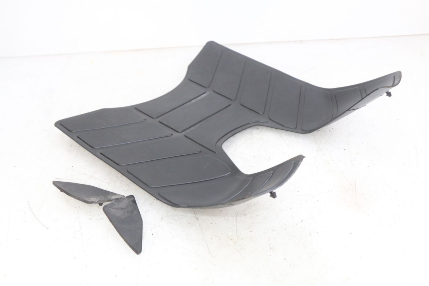 photo de FOOTBOARD MAT PEUGEOT SV 125 (1991 - 1994) - Zoom on usage condition