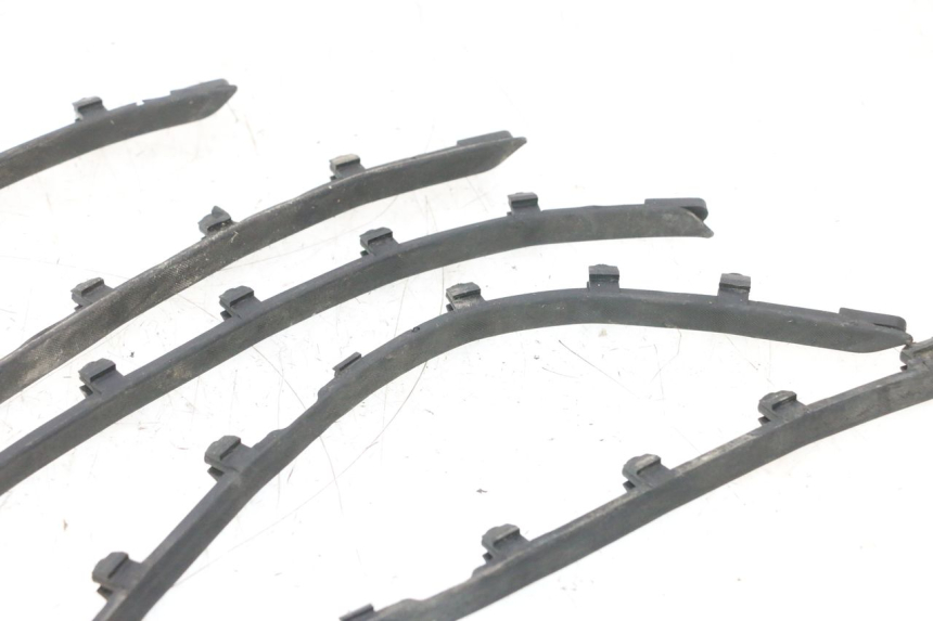photo de FLOOR PANEL RUBBER PIAGGIO VESPA PRIMAVERA 2T 50 (2013 - 2018) - Zoom on usage condition