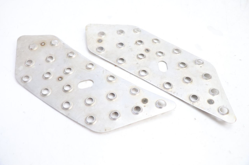 photo de FLOOR PANEL RUBBER PEUGEOT VIVACITY 50 (2004 - 2009) - Surface and material condition