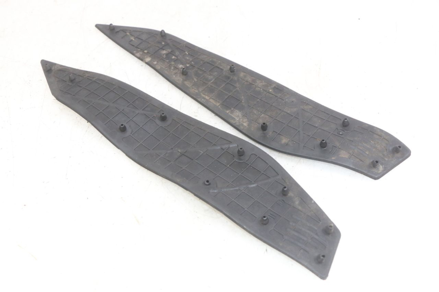 photo de FOOTBOARD MAT YAMAHA X-MAX XMAX 250 (2006 - 2009) - Component detail