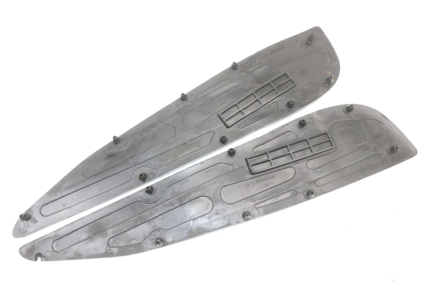 photo de FOOTBOARD MAT YAMAHA X-MAX XMAX 125 (2010 - 2013) - Zoom on usage condition