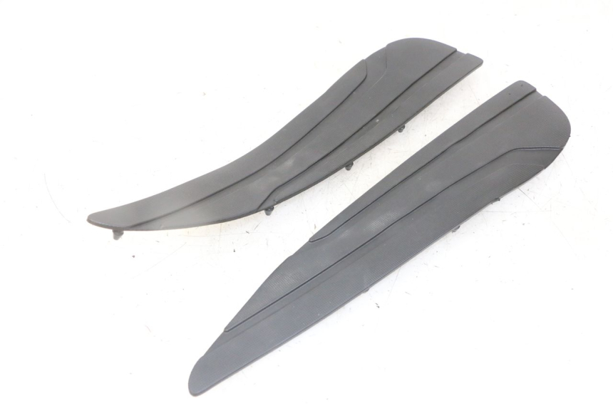 photo de FOOTBOARD MAT YAMAHA X-MAX XMAX 125 (2010 - 2013) - Component detail