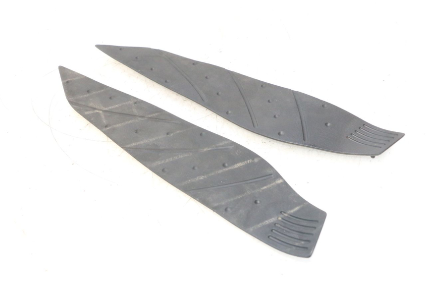 photo de FLOOR PANEL RUBBER YAMAHA XMAX X-MAX 125 (2006 - 2009) - Alternative perspective