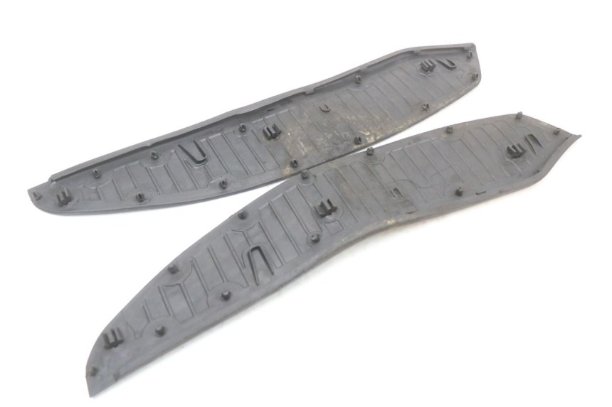 photo de FOOTBOARD MAT PIAGGIO X10 125 (2012 - 2017) - Zoom on usage condition