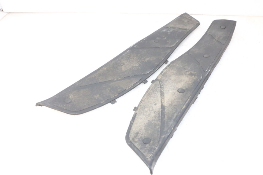 photo de FLOOR PANEL RUBBER PIAGGIO X9 EVOLUTION 125 (2003 - 2007) - Component detail