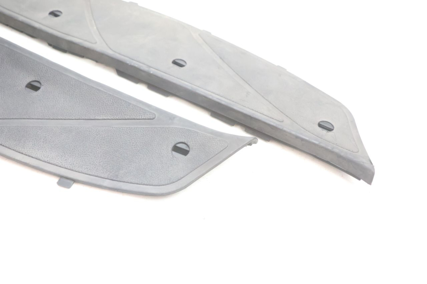 photo de FLOOR PANEL RUBBER PIAGGIO X9 EVOLUTION 125 (2003 - 2007) - Alternative perspective