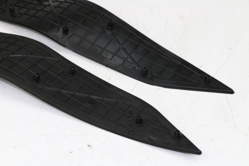 photo de FLOOR PANEL RUBBER YAMAHA X-MAX 250 (2007 - 2009) - Component zoom