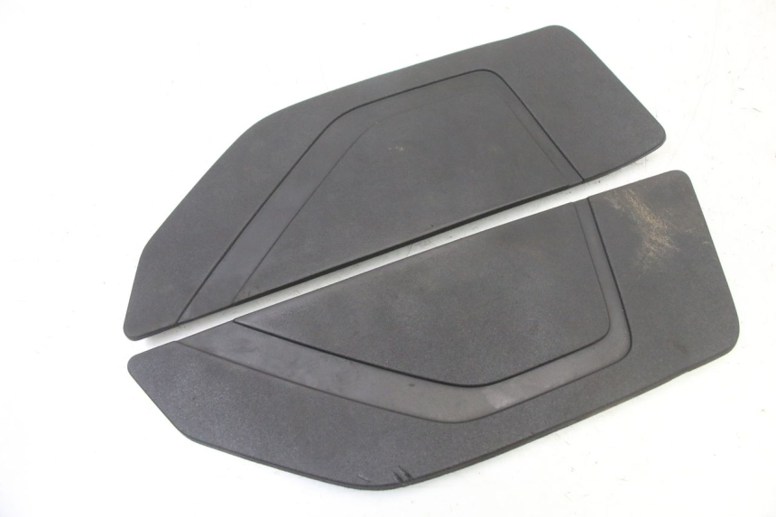 photo de FLOOR PANEL RUBBER YAMAHA YP T-MAX TMAX 530 (2017 - 2020) - Component detail
