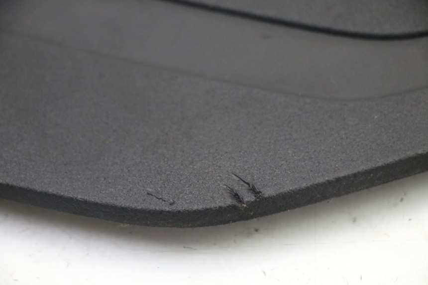 photo de FLOOR PANEL RUBBER YAMAHA YP T-MAX TMAX 530 (2017 - 2020) - Alternative perspective