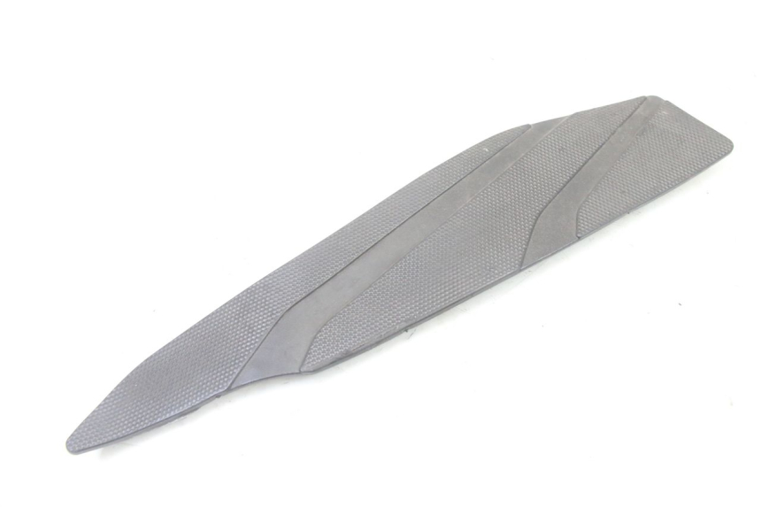 photo de FOOTBOARD MAT YAMAHA YP X-MAX XMAX 400 (2014 - 2017) - Component detail