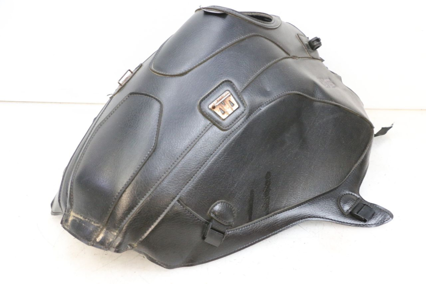 photo de FUEL TANK COVER BMW R GS 1250 (2021 - 2024) - Fixing points details
