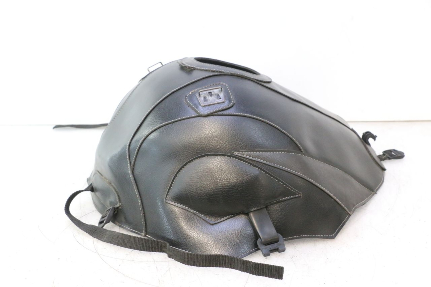 photo de FUEL TANK COVER KAWASAKI ZZR 600 (1995 - 2004) - Zoom on usage condition