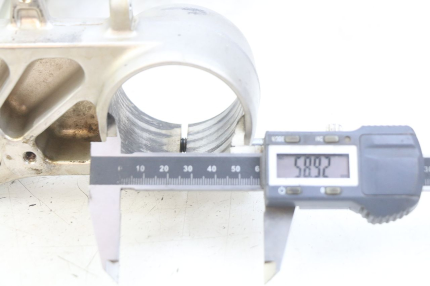 photo de YOKES FORK HONDA CRF CR-F 450 (2009 - 2012) - Technical close-up