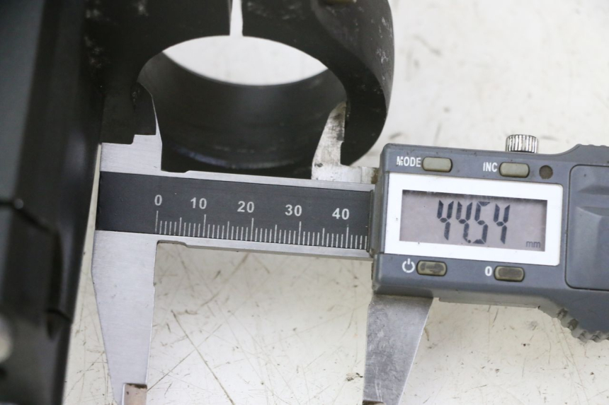 photo de YOKES FORK PROBIKE DIRT 140 - Technical close-up