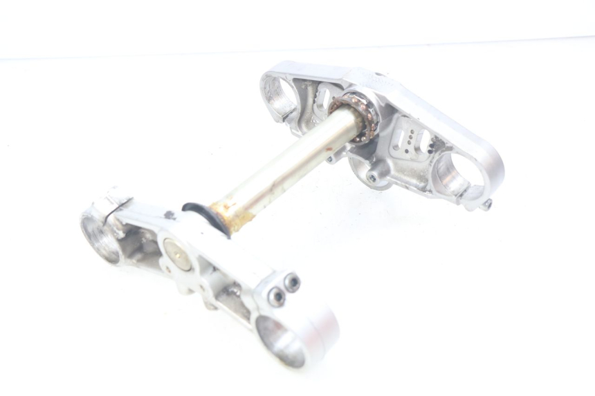 photo de FORK HEAD YAMAHA FJR ABS 1300 (2006 - 2012) - Fixing points details