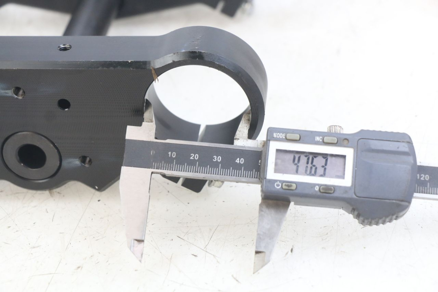 photo de FORK HEAD YCF R-START 125 - Alternative perspective