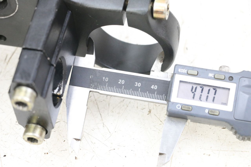 photo de YOKES FORK APOLLO RFZ 140 - Alternative perspective