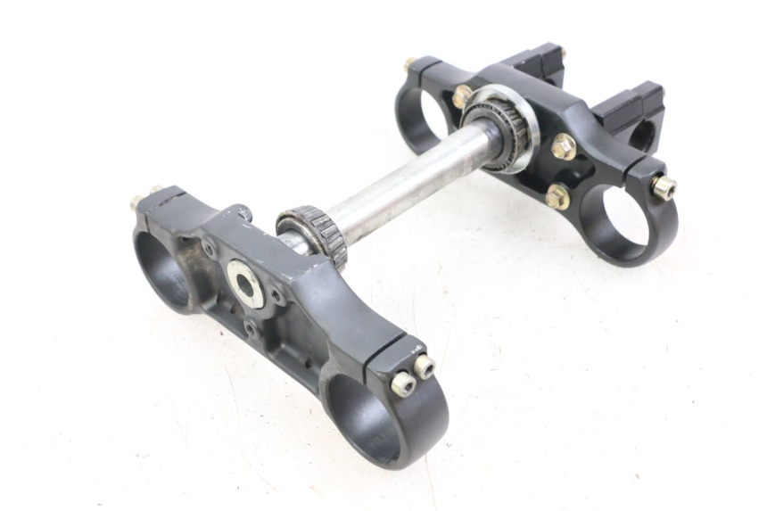 photo de YOKES FORK APOLLO RFZ 140 - Fixing points details