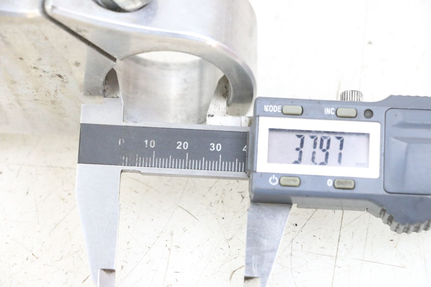 photo de YOKES FORK HARLEY DAVIDSON SPORTSTER XL CUSTOM 1200 (2003 - 2004) - Additional view of the item