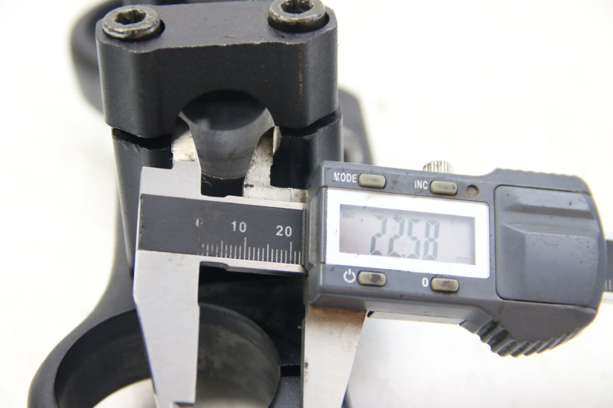 photo de UPPER TRIPLE CLAMP ORION AGB37 CRF1 DIRT BIKE 125 (2013 - 2021) - Alternative perspective