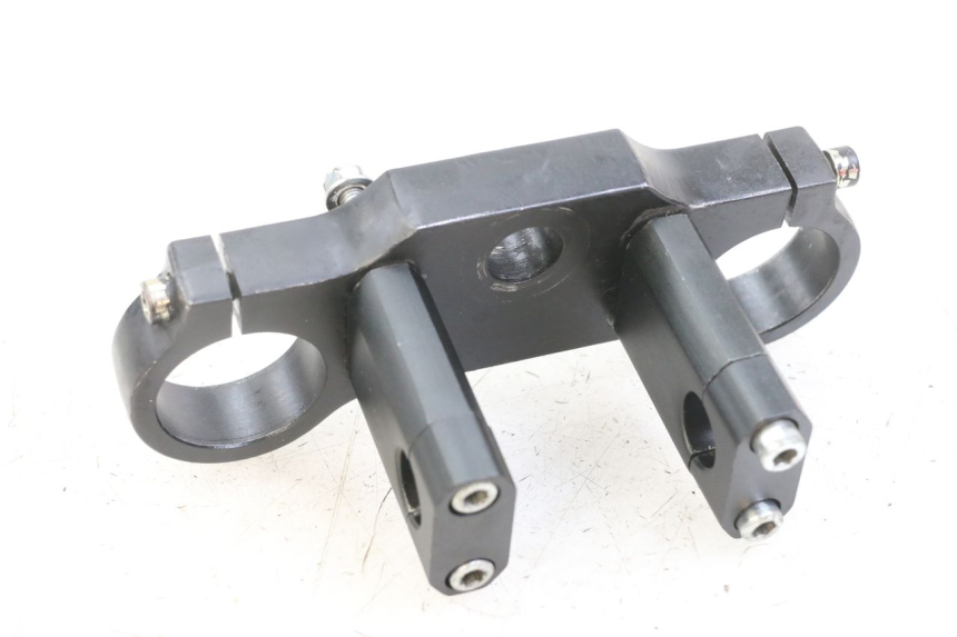 photo de UPPER FORK YOKE APOLLO RFZ 125 - Alternative perspective