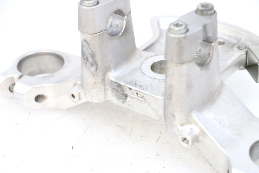 photo de UPPER FORK YOKE SUZUKI BURGMAN 650 (2013 - 2020) - Surface and material condition