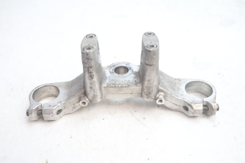 photo de UPPER FORK YOKE SUZUKI BURGMAN EXECUTIVE ABS 650 (2006 - 2012) - Fixing points details