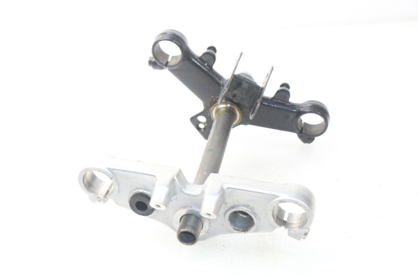 photo de UPPER TRIPLE CLAMP HONDA CA REBEL 125 (1995 - 2001) - Technical close-up