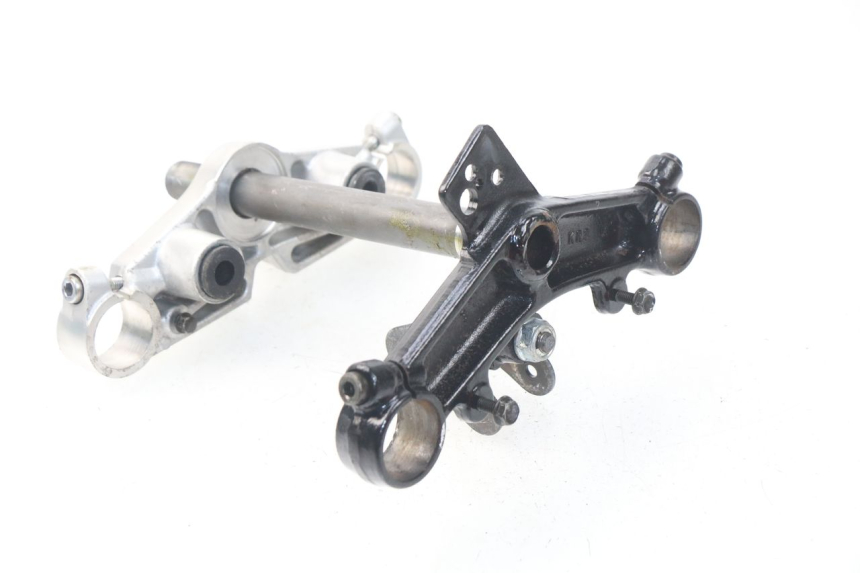 photo de UPPER TRIPLE CLAMP HONDA CA REBEL 125 (1995 - 2001) - Fixing points details