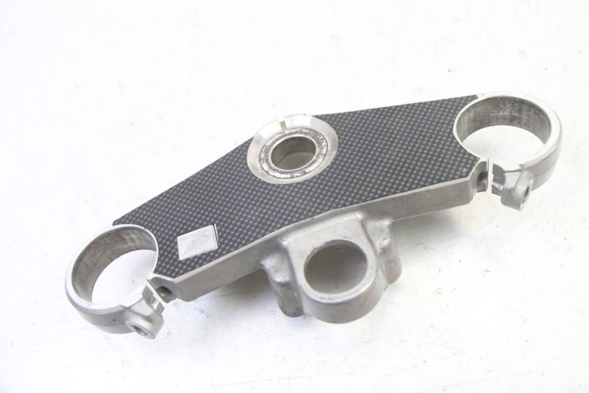 photo de UPPER FORK YOKE HONDA CBR RR FIREBLADE 900 (1992 - 1994) - Zoom on usage condition